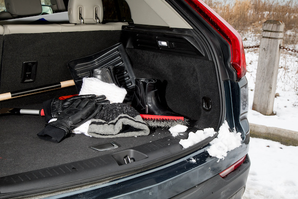 Essentials To Keep In Your Car This Winter